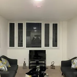 https://spacious-and-modern-2-bed-city-centre-apartment.hotelsin-nottingham.com