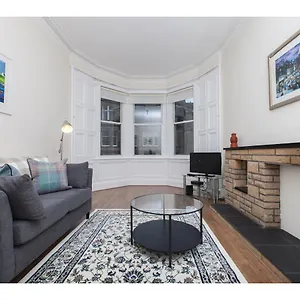 https://spacious-2-br-flat-for-4-in-morningside.edinburghhotelsuk.org